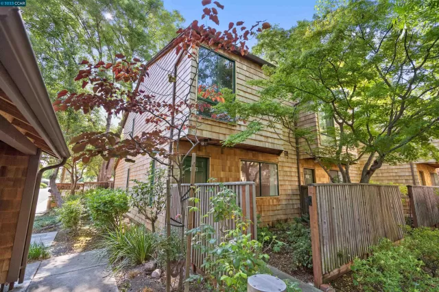 MLS: 41030894 Condo For Sale