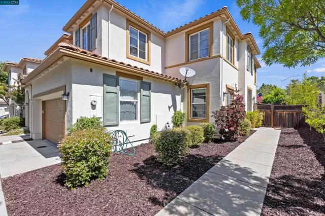 MLS: 41030901 Condo For Sale