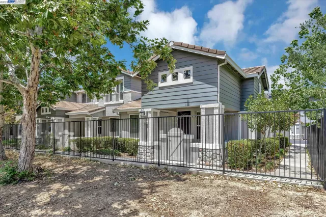 MLS: 41030912 Condo For Sale