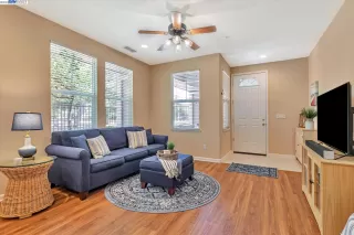 Photo #2: 41030912 Listing