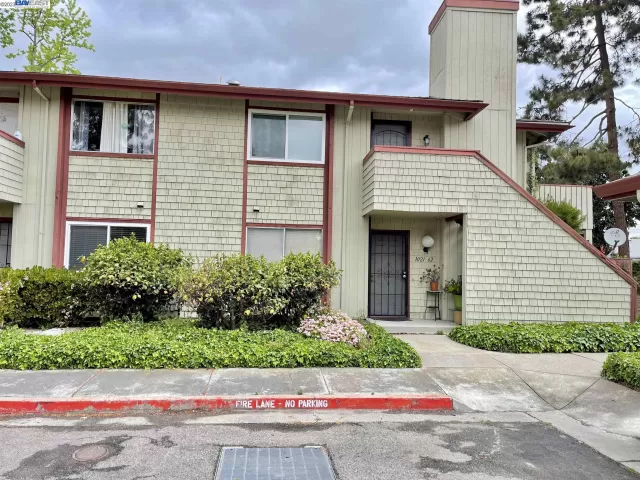 MLS: 41030954 Condo For Sale