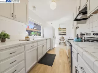 Photo #6: 41030958 Listing 