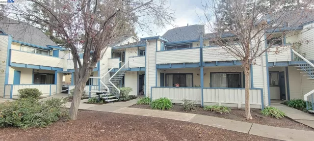 MLS: 41030973 Condo For Sale