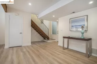 Photo #4: 41031007 Listing