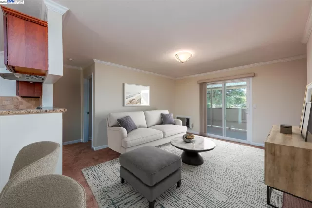 MLS: 41031008 Condo For Sale