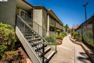 Photo #1: 41031008 Listing