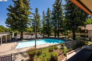 Photo #2: 41031008 Listing