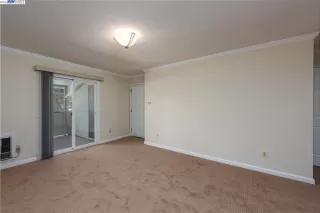 Photo #5: 41031008 Listing