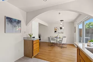 Photo #6: 41031023 Listing