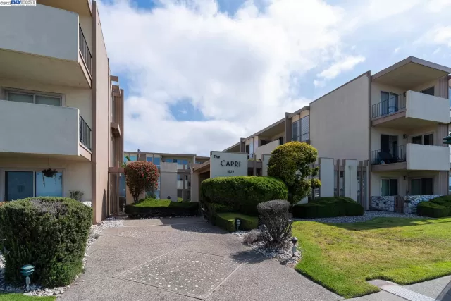 MLS: 41031038 Condo For Sale