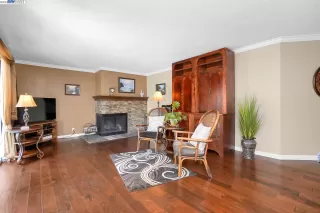 Photo #2: 41031045 Listing