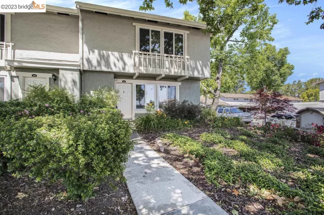 MLS: 41031063 Condo For Sale