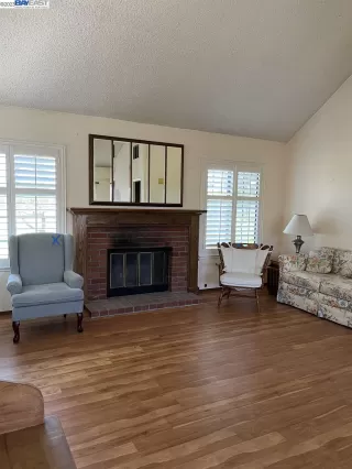 Photo #2: 41031103 Listing 