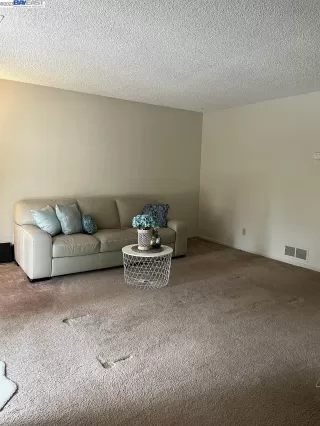 Photo #5: 41031290 Listing