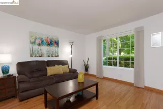 Photo #2: 41031337 Listing 