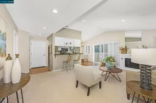 Photo #2: 41031350 Listing