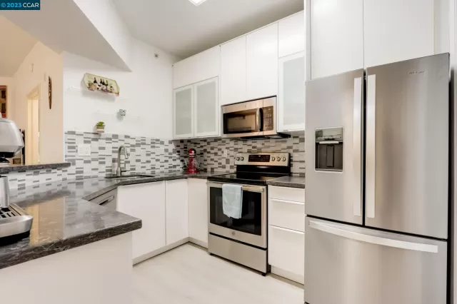 MLS: 41031463 Condo For Sale