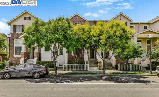 MLS: 41031520 Condo For Sale