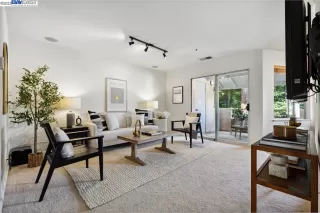 Photo #2: 41031583 Listing