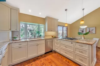 Photo #3: 41031596 Listing