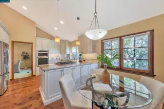 Photo #4: 41031596 Listing