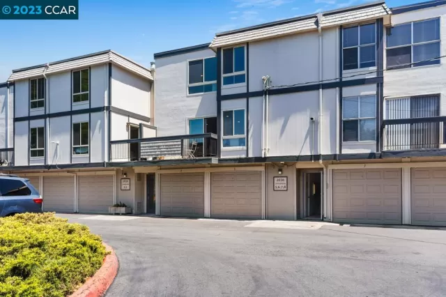 MLS: 41031635 Condo For Sale