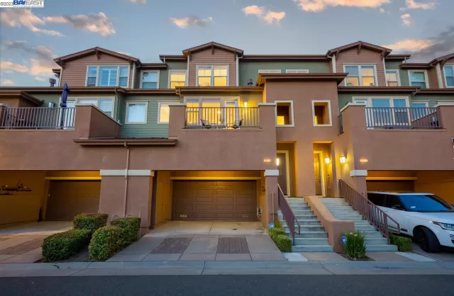 MLS: 41031642 Condo For Sale