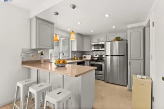 Photo #6: 41031669 Listing