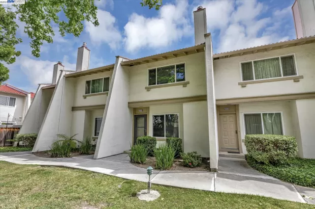 MLS: 41031675 Condo For Sale