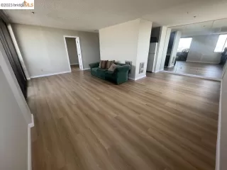 Photo #5: 41031696 Listing