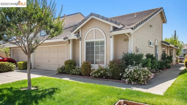 MLS: 41031747 Condo For Sale