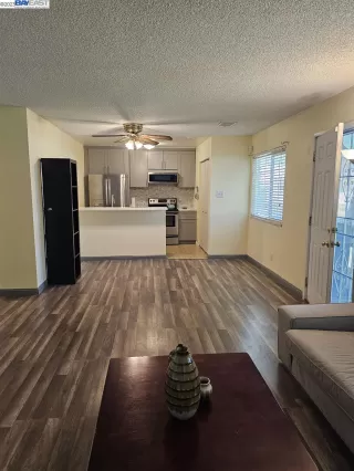 Photo #5: 41031771 Listing