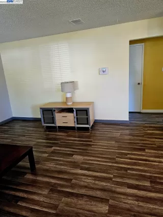 Photo #6: 41031771 Listing