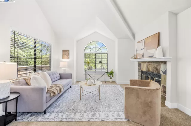 MLS: 41031778 Condo For Sale