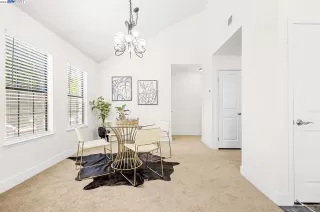 Photo #6: 41031778 Listing