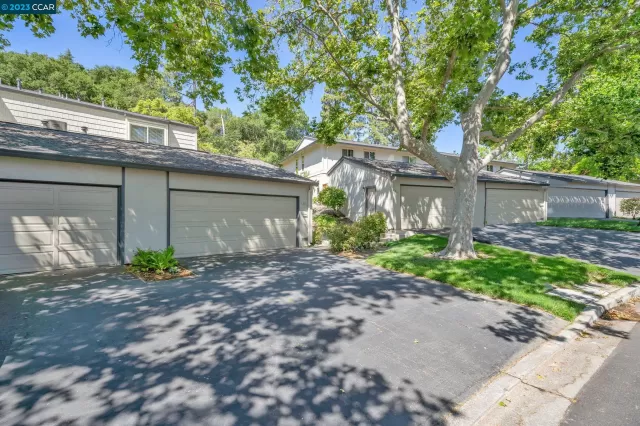 MLS: 41031848 Condo For Sale