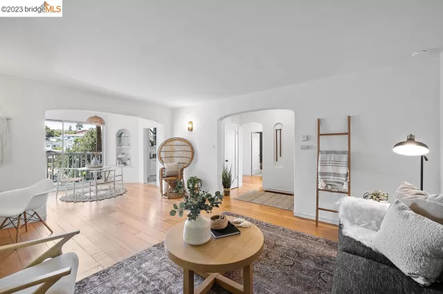 MLS: 41031905 Condo For Sale