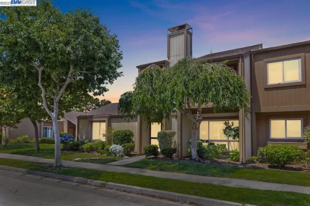 MLS: 41031910 Condo For Sale