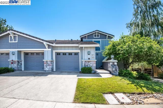 MLS: 41032004 Condo For Sale