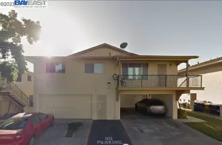 Photo #2: 41032012 Listing