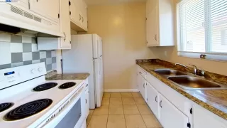 Photo #6: 41032012 Listing