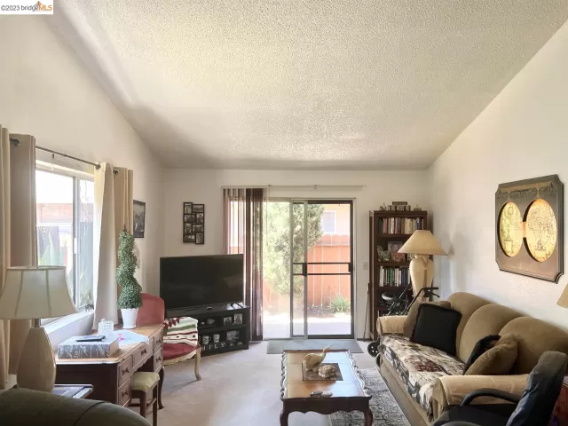 MLS: 41032166 Condo For Sale