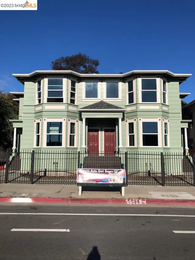 MLS: 41032177 Condo For Sale