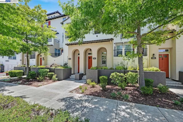 MLS: 41032215 Condo For Sale