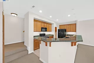 Photo #2: 41032215 Listing