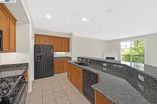 Photo #5: 41032215 Listing