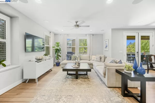 MLS: 41032351 Condo For Sale