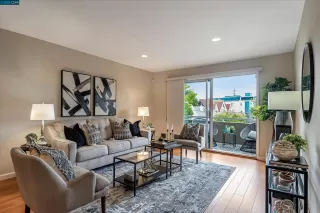 More Details about MLS # 41032389 : 377 PALM AVE # 202