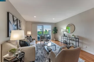 Photo #2: 41032389 Listing 