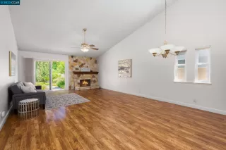 Photo #4: 41032397 Listing